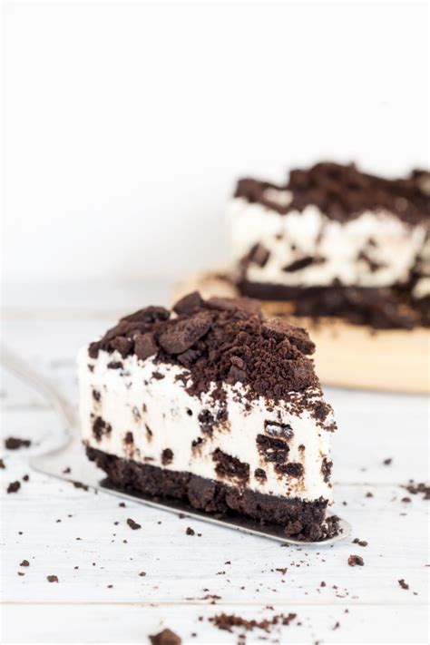 Philadelphia Oreo Cheesecake Recipe - Insanely Good