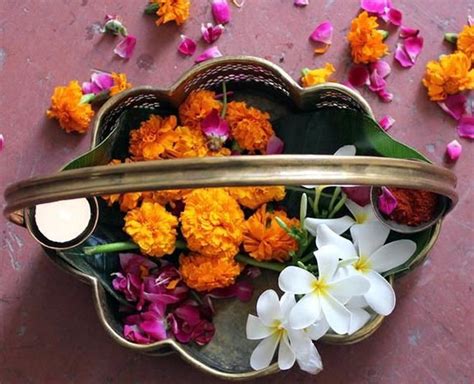 7 Puja Flowers You Can Offer To God For Blessings | HerZindagi