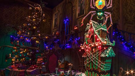 Disneyland Celebrates 20 Years of Haunted Mansion Holiday - Nerdist