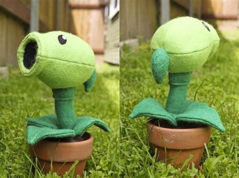 Plants vs Zombies Pea Shooter Plush Toy | Gadgetsin