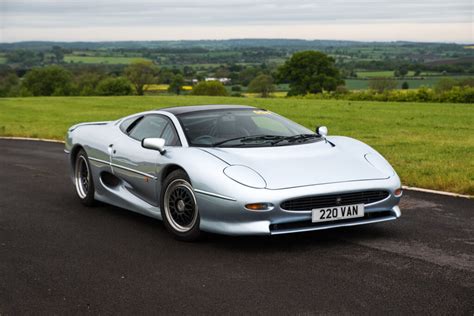 Jaguar XJ220 Supercar - NewCarBike