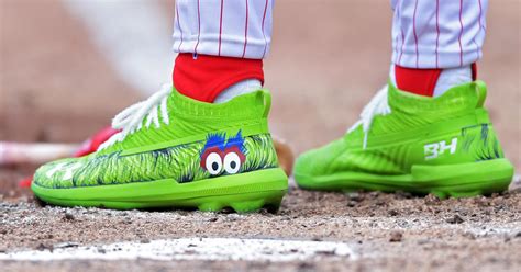 Bryce Harper Rocks Phillie Phanatic-Inspired Cleats For Opening Day ...