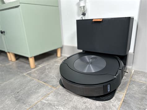 Roomba Combo J7+ Review: A 2-in-1 Robot Vacuum Done (almost) Right