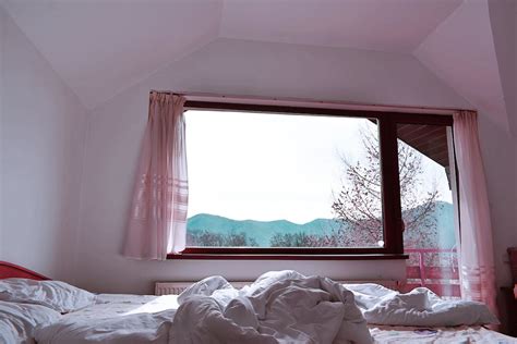 Vacant Bed in Room · Free Stock Photo