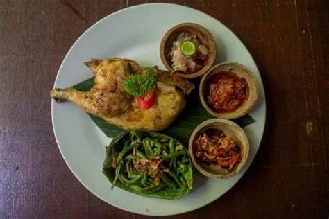 Cara Mudah Membuat Ayam Goreng Sambal Kemiri - Finna Blog