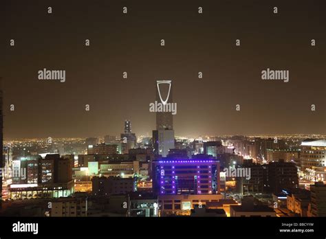 Kingdom tower at night Riyadh Saudi Arabia Stock Photo - Alamy