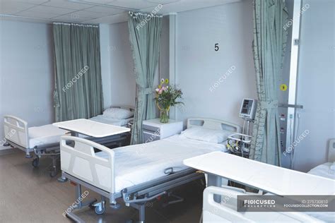 Modern Hospital Ward Design