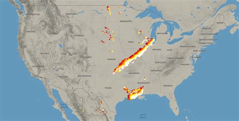 Current lightning strikes in the USA from the storms. : r/tornado