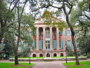 College Explorations: College of Charleston Reduces Tuition for Spring ...