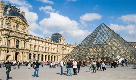 Paris Bucket List: 45 Must-Have Experiences in Paris | Earth Trekkers