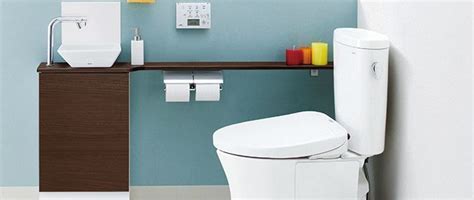 Japanese High-Tech Toilets | Nippon.com