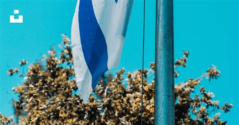 A blue and white flag with a star of david on it photo – Free Izrael Image on Unsplash