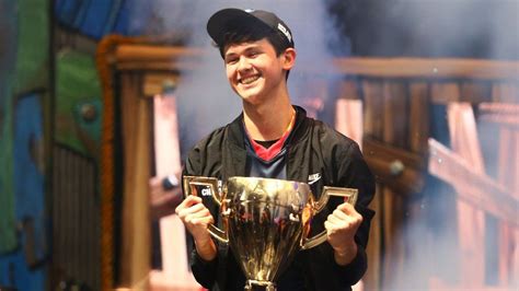 Kyle 'Bugha' Giersdorf: Fortnite world champion 'swatted' mid-game ...