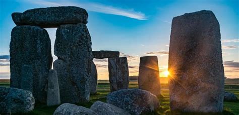 Stonehenge Tours from London – Luxury Coach | Hop on Hop off Plus