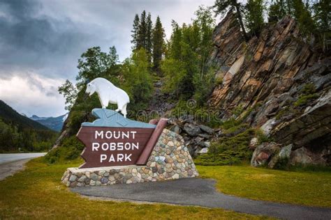 The Entrance To Mount Robson Provincial Park in Canada Editorial Stock ...