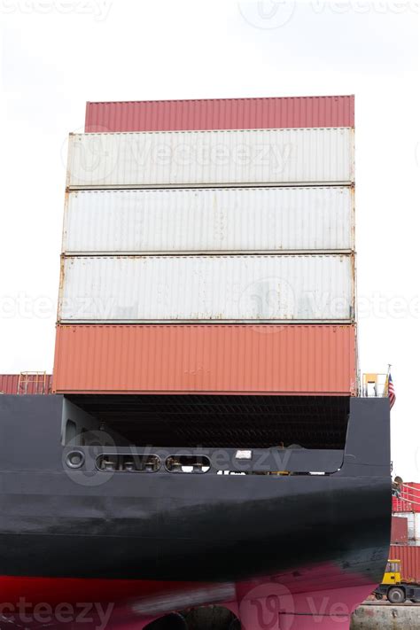 Container Ship in port 11148393 Stock Photo at Vecteezy