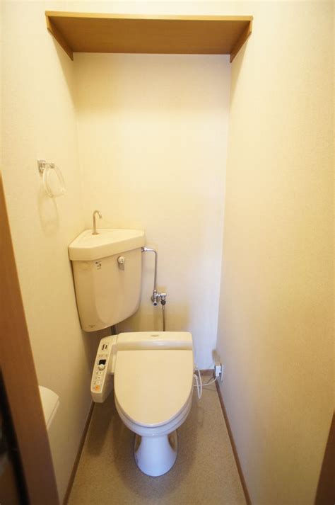 Japanese Apartment Bathrooms Explained - Blog