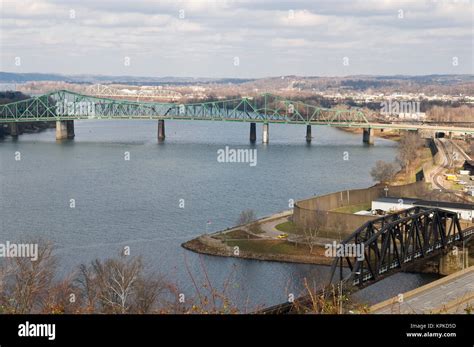 Kanawha river bridge hi-res stock photography and images - Alamy