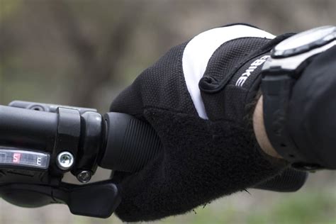 Top 5 Best Mountain Bike Gloves in 2023 | Mountain Biking Planet