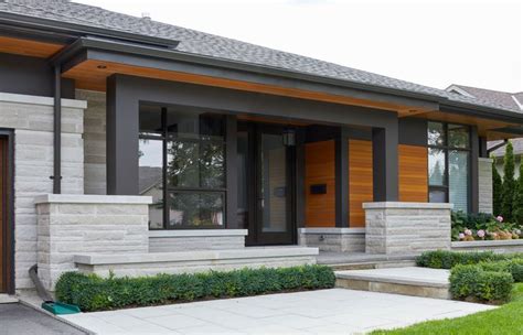 bungalow front porch - Google Search | Modern bungalow house design, Modern bungalow, Modern ...