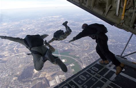 File:HALO jump over Lackland Air Force Base.jpg - Wikimedia Commons