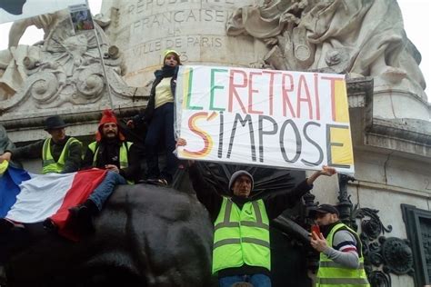 PHOTOS. Manifestation pour les retraites à Paris : les grévistes ne lâchent rien