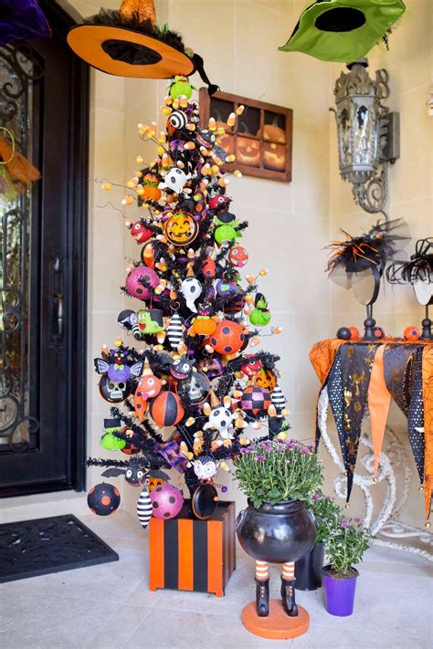 30+ Tree Decorations For Halloween