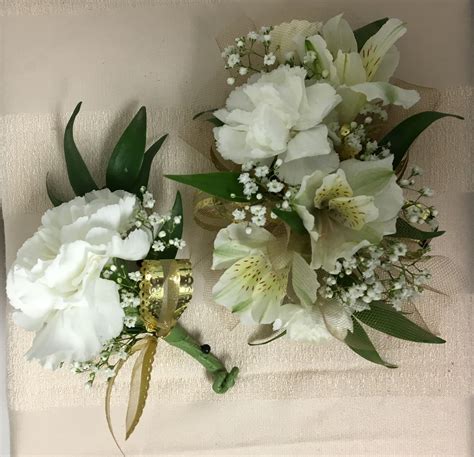 Corsage and Boutonniere Gold Accent in Waldorf, MD | Country Florist