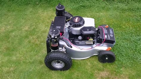 Radio controlled lawnmower - YouTube