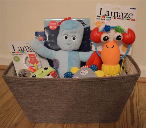 A guide to creating an Educational Christmas Gift Hamper for babies and Infants | North East ...