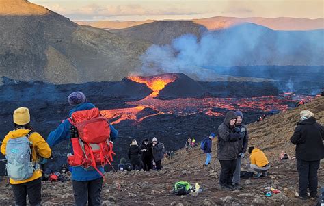 Anthropologists Study Hazards of Iceland's Volcanoes – SAPIENS