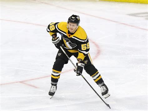 NHL Insider Links Penguins' Jake Guentzel as Ideal Fit for Oilers