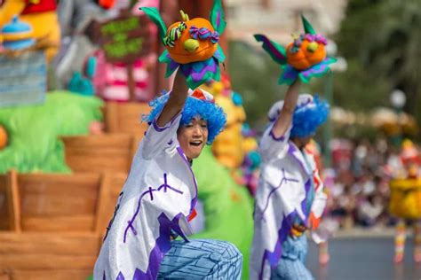 13 Perfect Halloween Photos from Tokyo Disney Resort