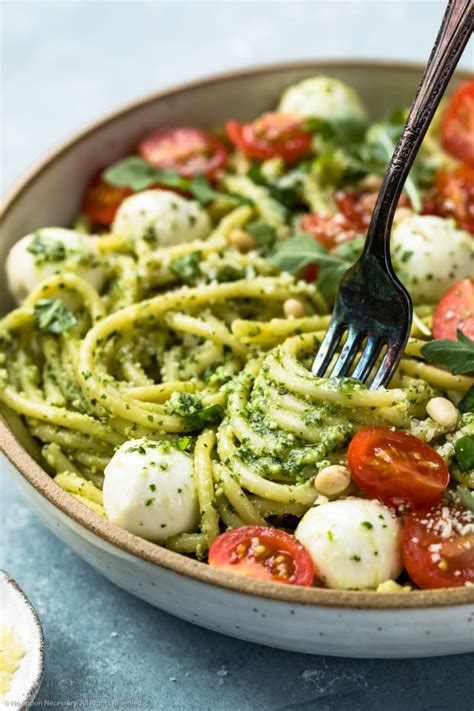 Arugula Pesto Pasta & Blistered Tomatoes - No Spoon Necessary