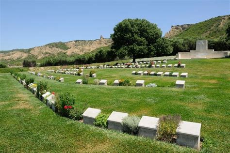 Gallipoli Travel Guide to War Memorials and Nature