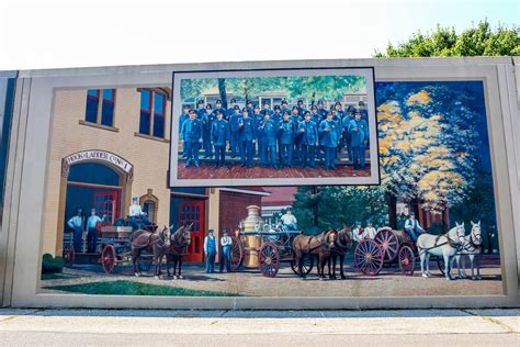 Snapshots: The Portsmouth Flood Wall Murals — Miles 2 Go