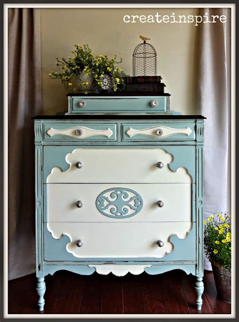 {createinspire}: Antique Chest of Drawers