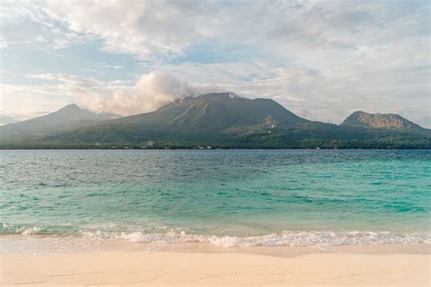 WHITE ISLAND CAMIGUIN • The Ultimate Guide 2020 | Jonny Melon