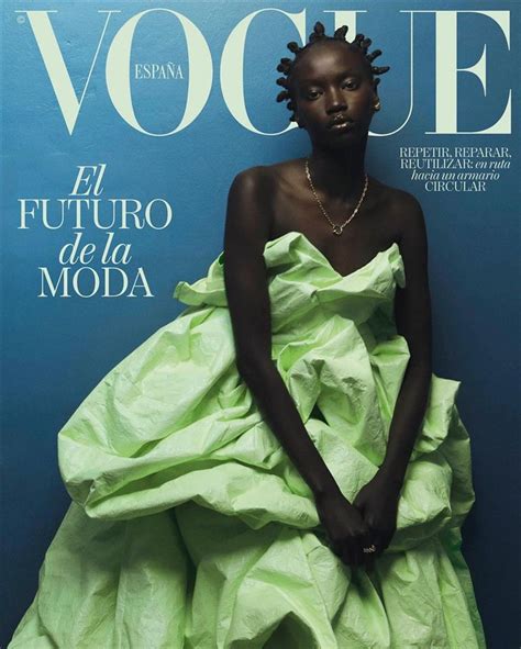 Vogue España January 2023 Cover (Vogue España)