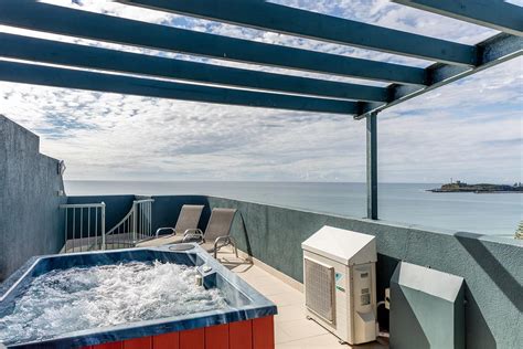 Beachfront with Rooftop Spa - Malibu Resort