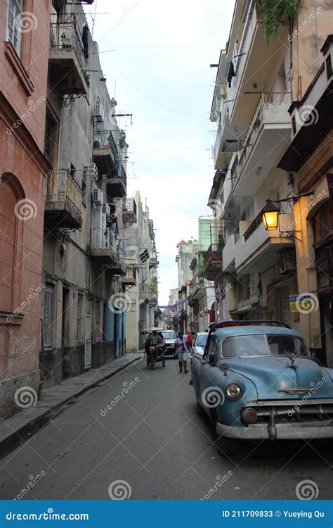 Havana Old Town editorial stock photo. Image of lane - 211709833