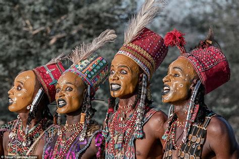 Wodaabe tribesmen face off in a beauty pageant to attract wives - Big World News