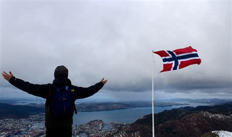 Hiking in the mountains above Bergen, Norway [4847 × 2871][OC] : r ...