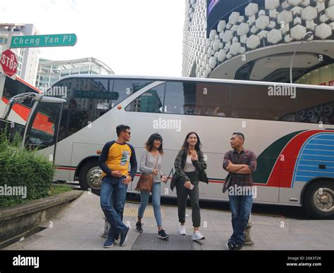 Singapore - October 13, 2017: Daytime activities in Singapore Stock Photo - Alamy