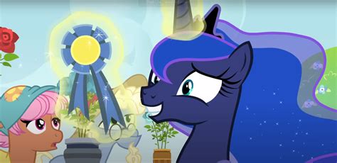 Princess Luna (Smiling) by Hyenari6296 on DeviantArt