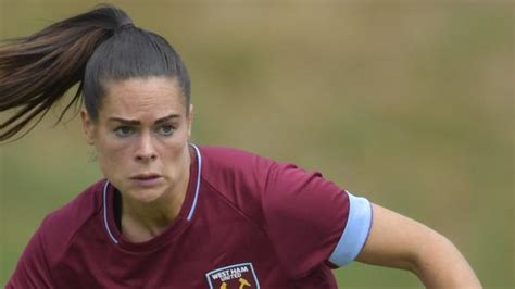 Claire Rafferty: West Ham United and England left-back announces retirement - BBC Sport