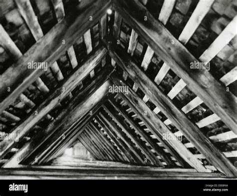 Timber roof truss Stock Photo - Alamy