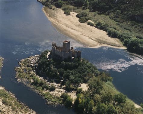 bensozia: Almourol Castle