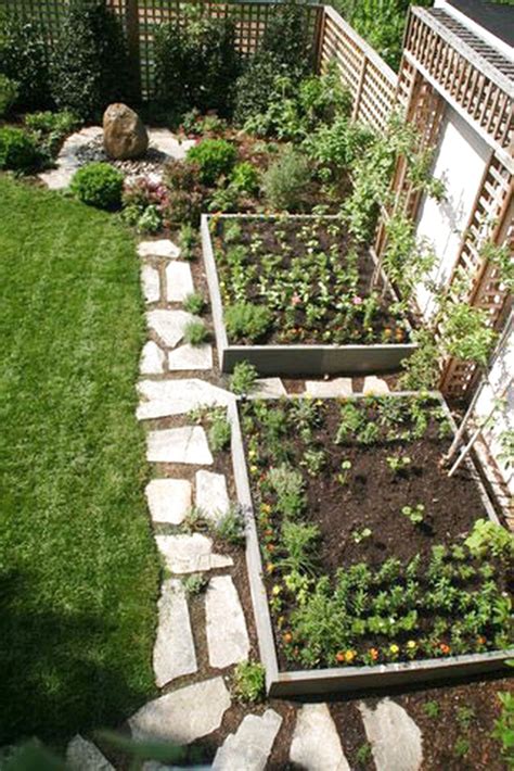 56 Very Beautiful Backyard Vegetable Garden Designs Ideas | Small vegetable gardens, Backyard ...