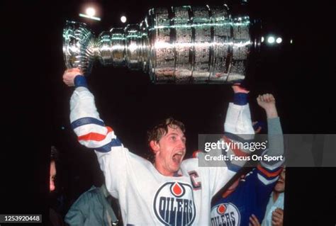 Wayne Gretzky Photos Photos and Premium High Res Pictures - Getty Images